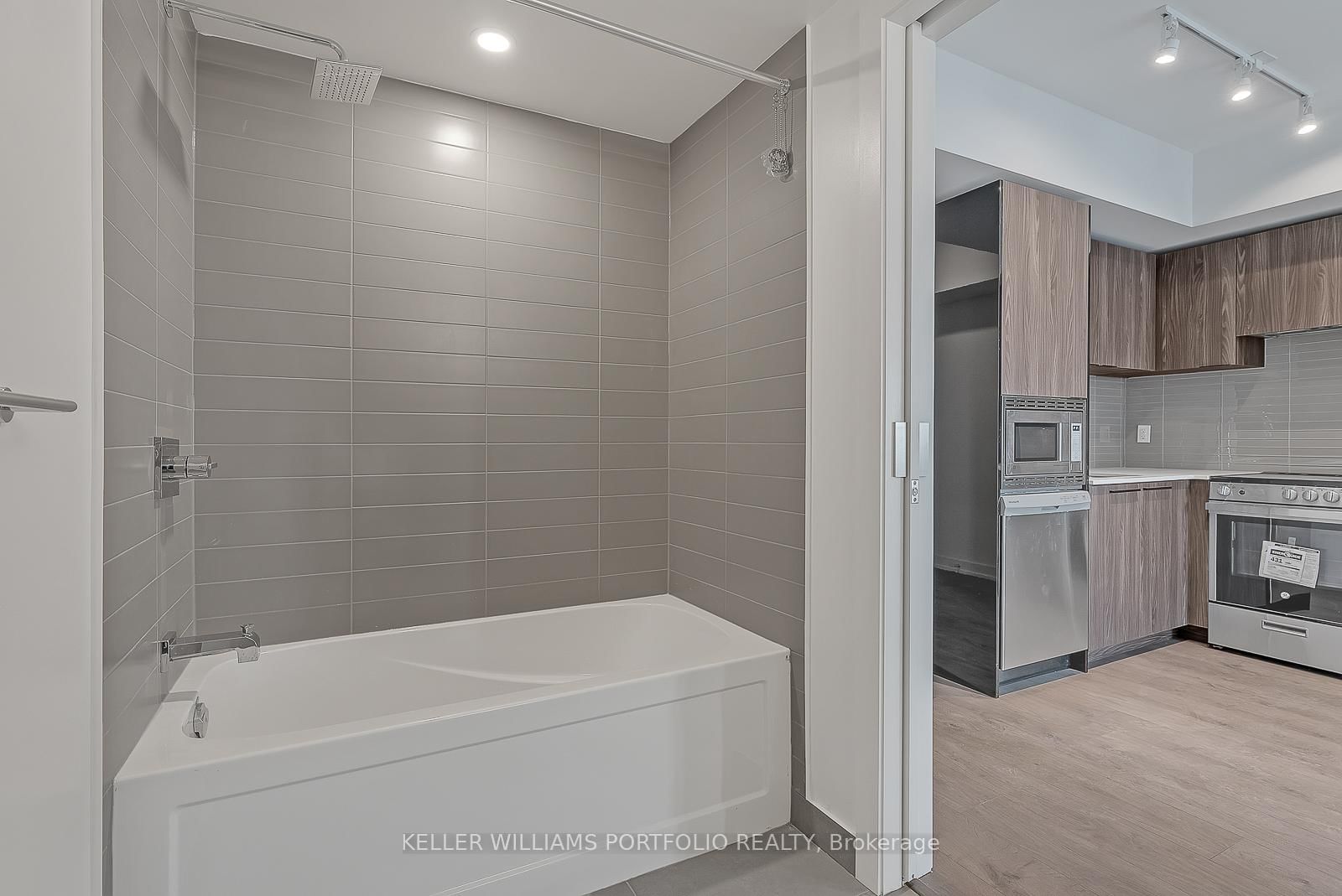 501 Yonge Street, Unit 5209 - Photo 3