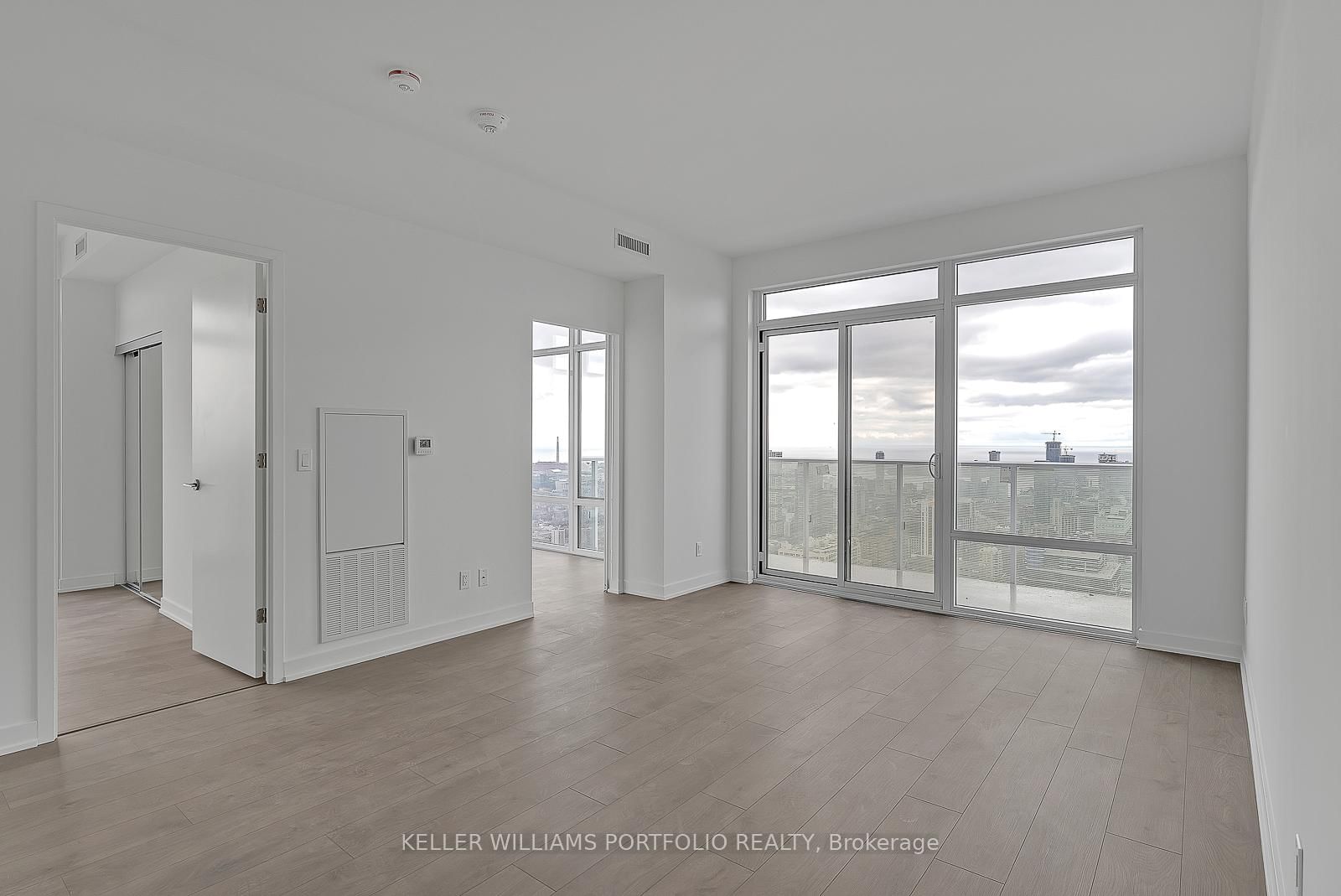 501 Yonge Street, Unit 5209 - Photo 9