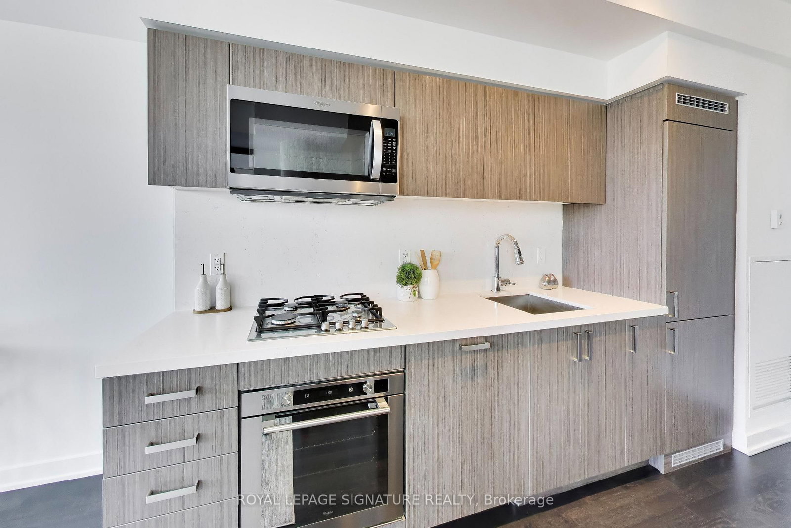 501 St Clair Avenue W, Unit 501 - Photo 9