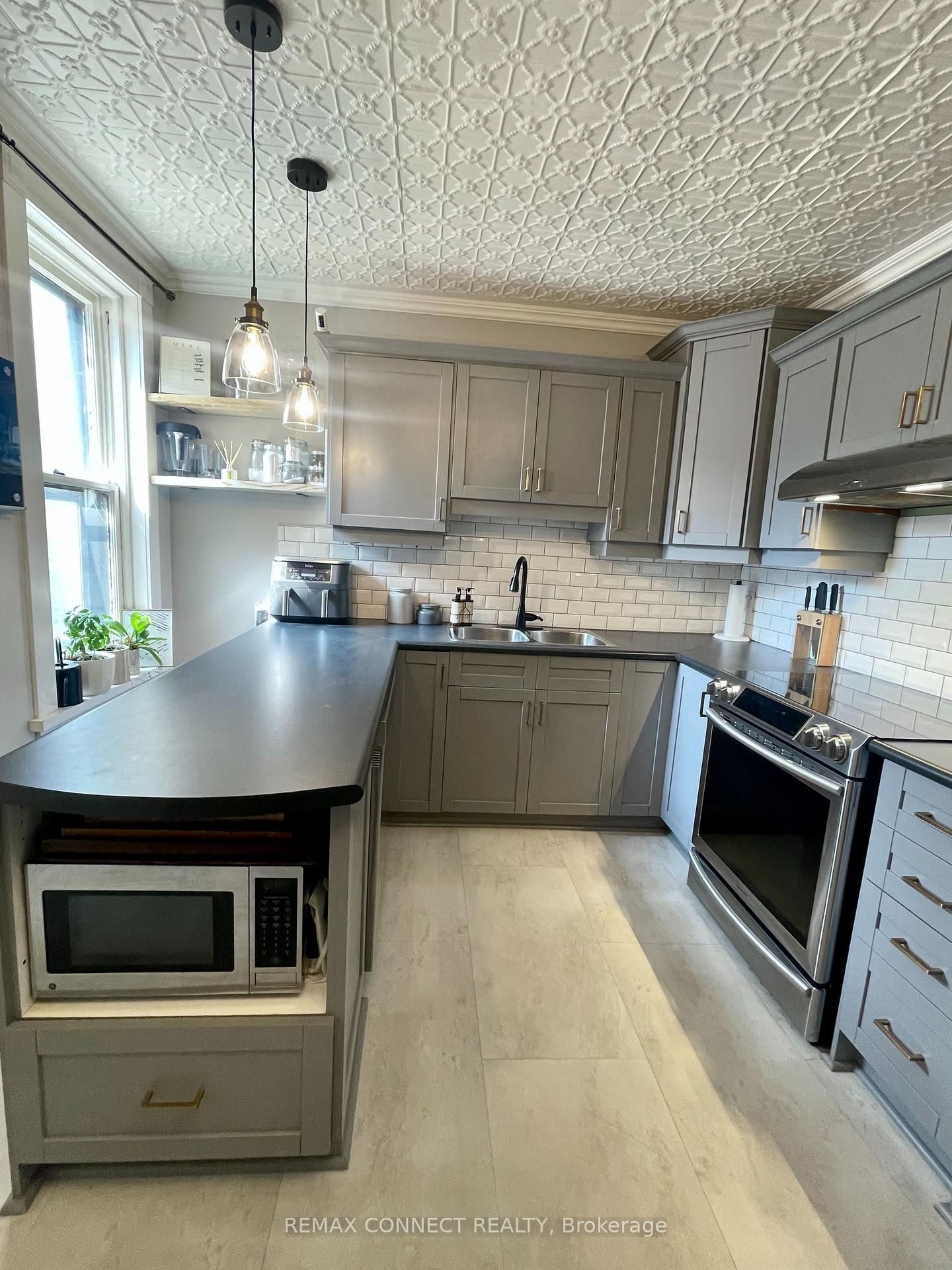 264 Sterling Road, Unit Main - Photo 10