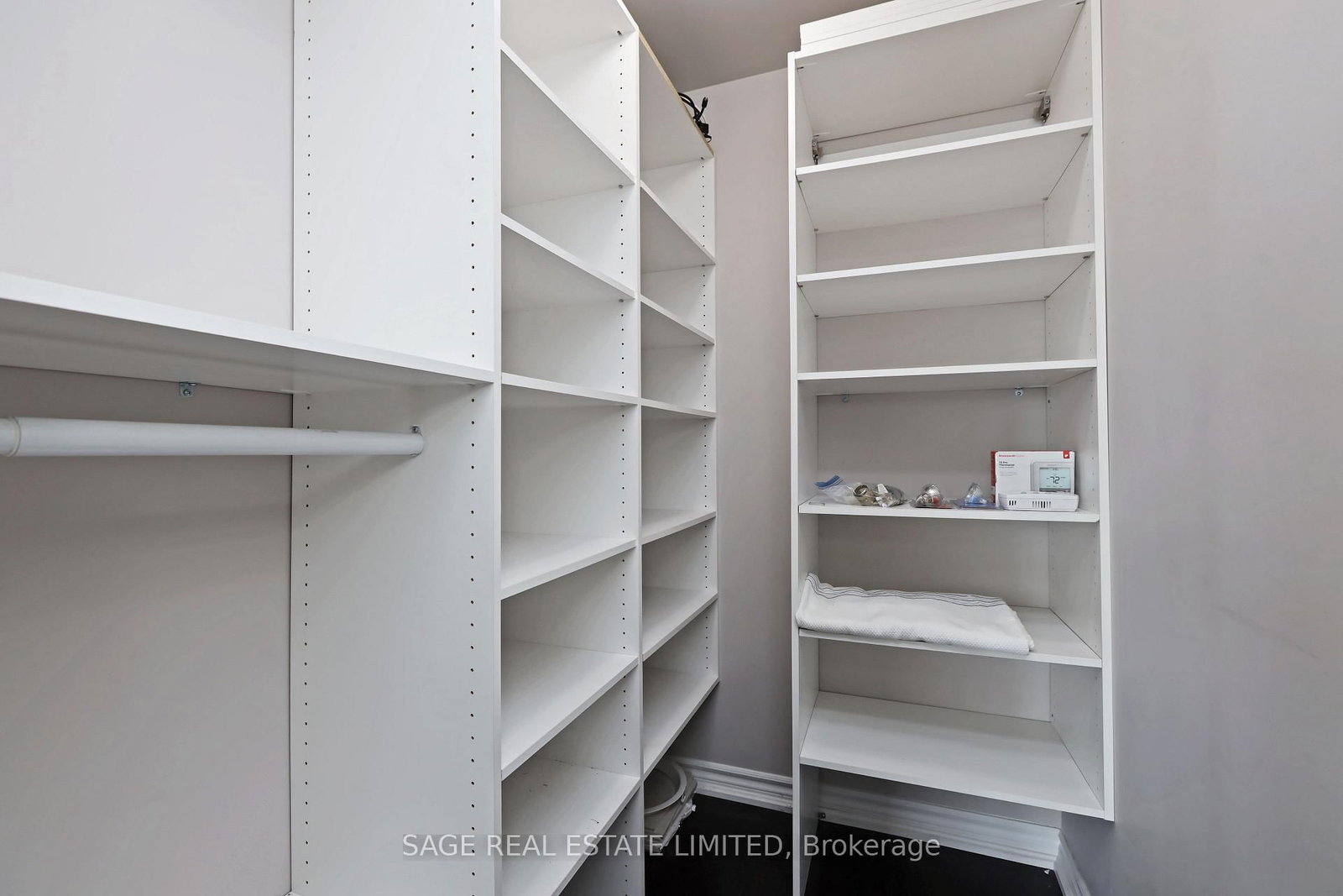 1 Dear Park Crescent, Unit 803 - Photo 14