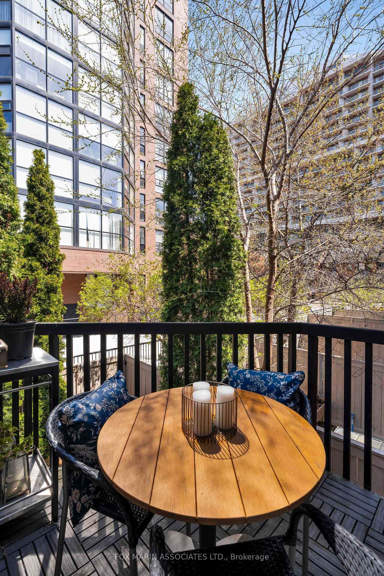 588 Wellington Street W - Photo 17
