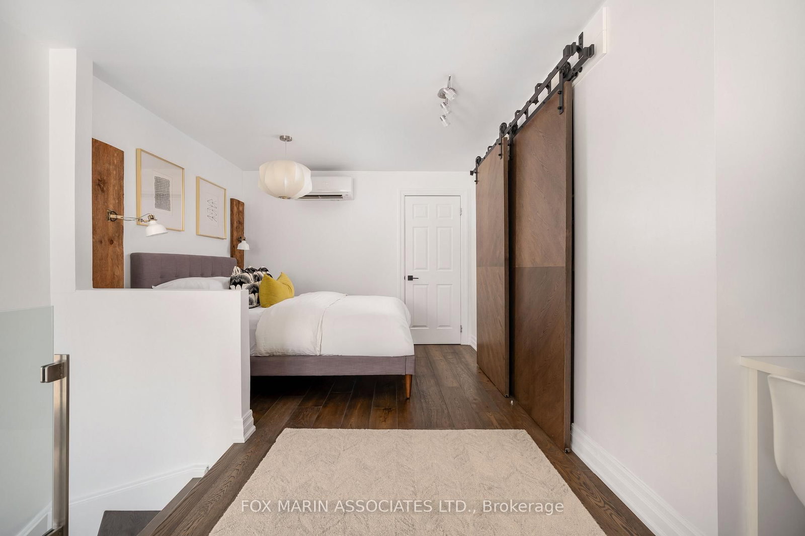 588 Wellington Street W - Photo 36
