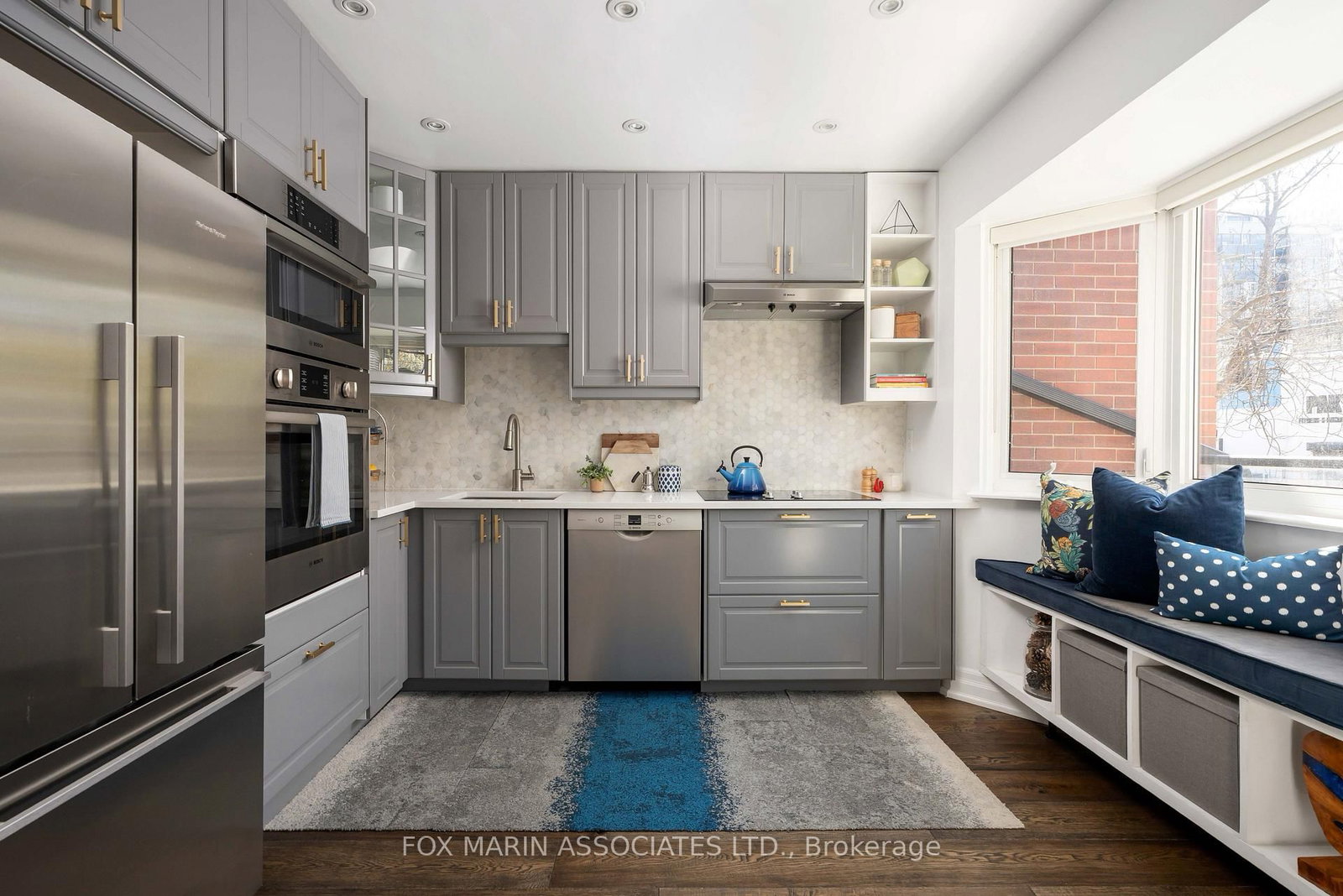 588 Wellington Street W - Photo 4