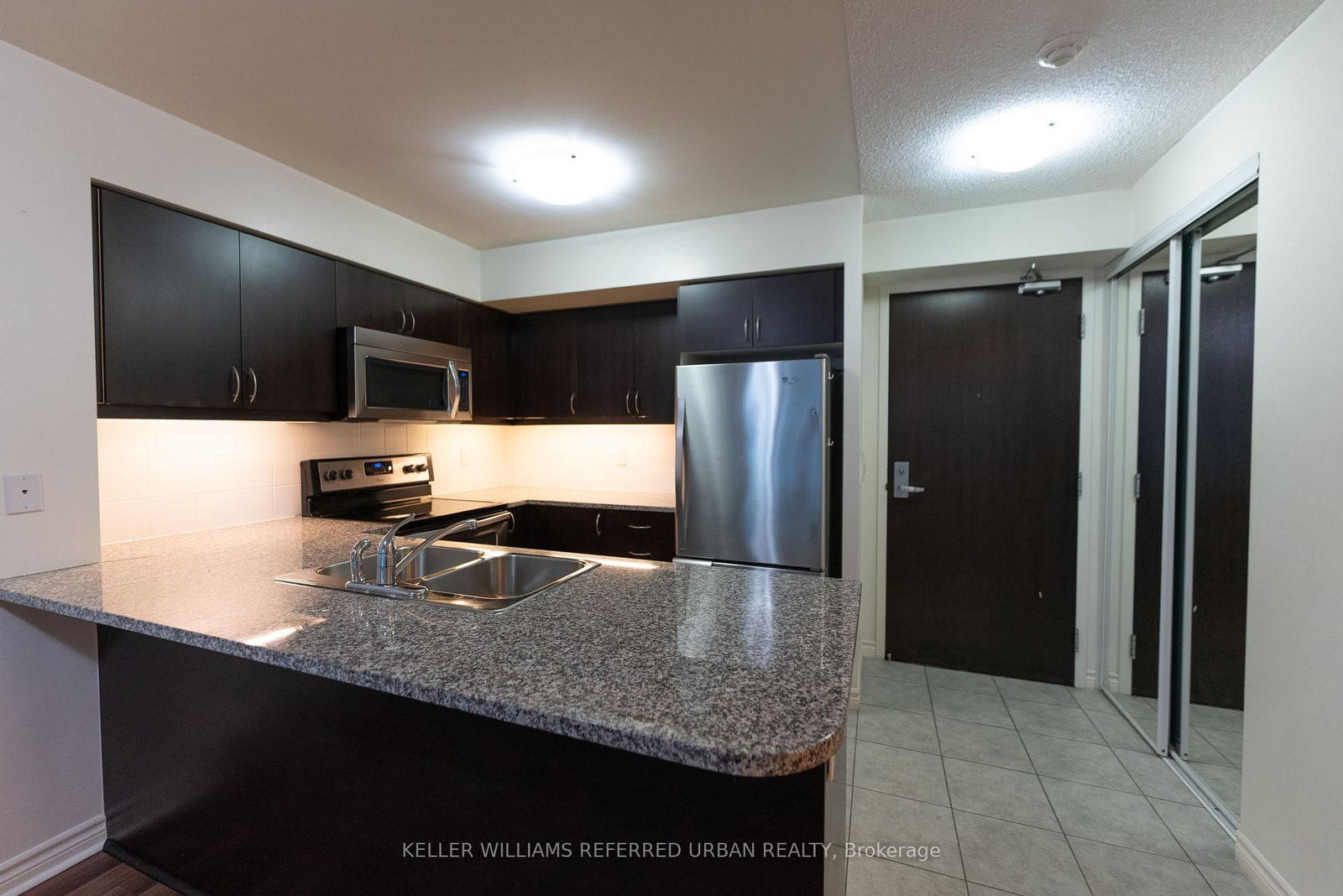 25 Lower Simcoe Street, Unit 1002 - Photo 2