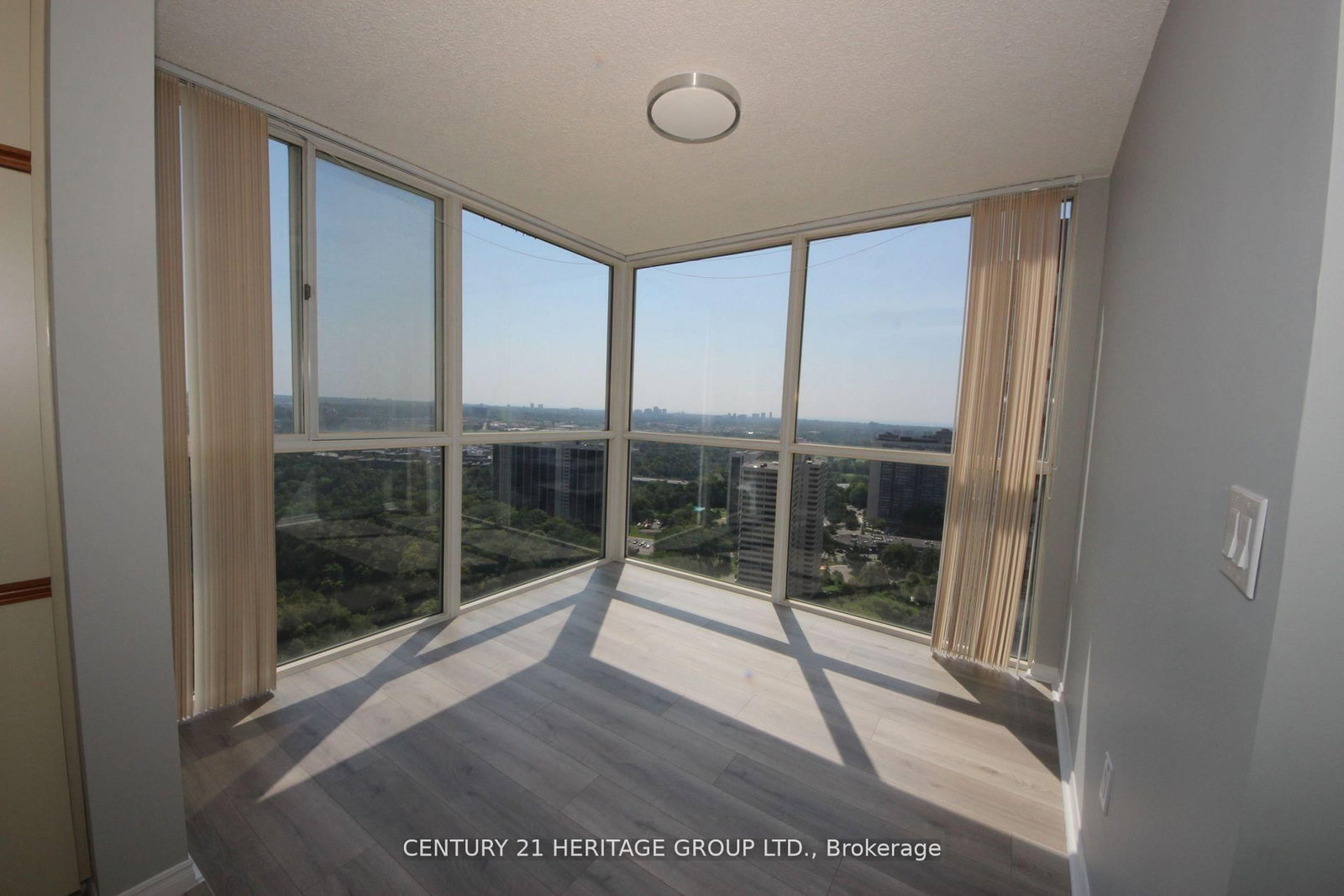 3304-7 Concorde Place, Toronto, ON, photo 5