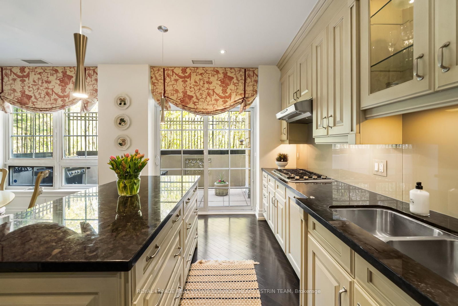 21 Burkebrook Place • #RL1 • Toronto, ON photo 12