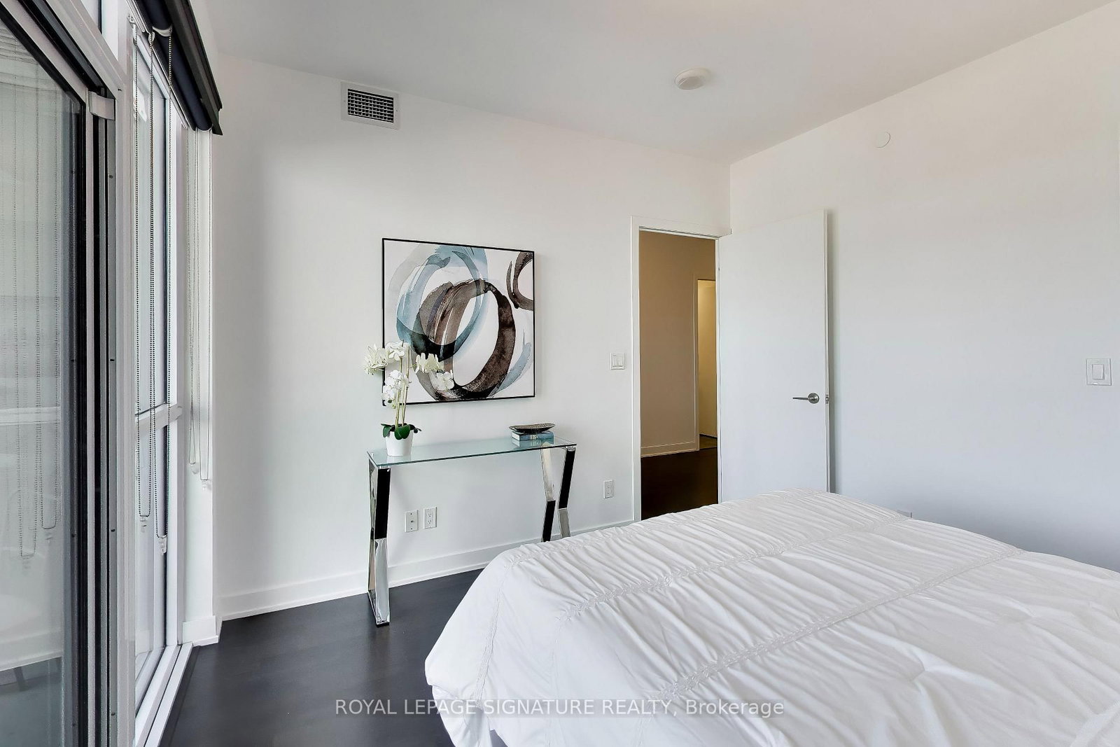 501 St Clair Avenue W, Unit 501 - Photo 11