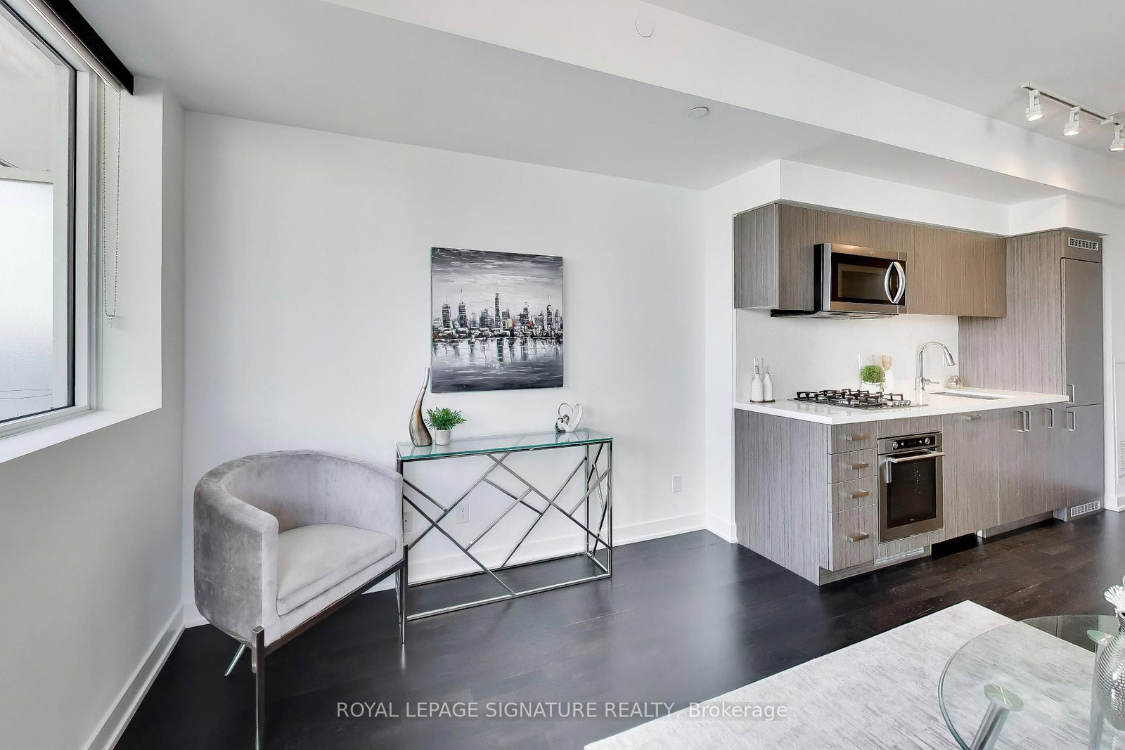 501 St Clair Avenue W, Unit 501 - Photo 6