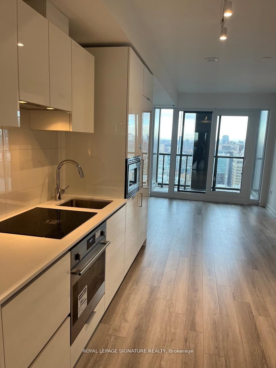 238 Simcoe Street, Unit 3310 - Photo 16