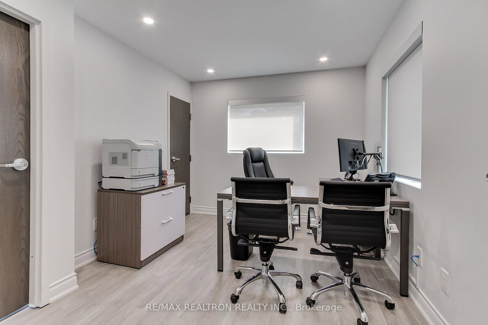 3173 Bathurst Street, Unit Main Floor - Photo 23