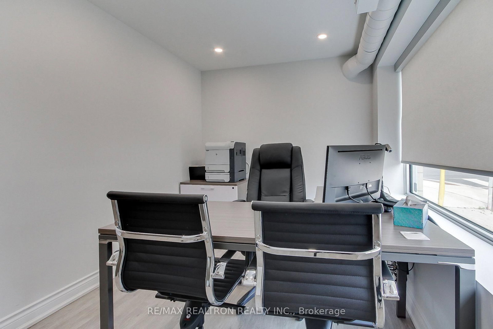 3173 Bathurst Street, Unit Main Floor - Photo 26