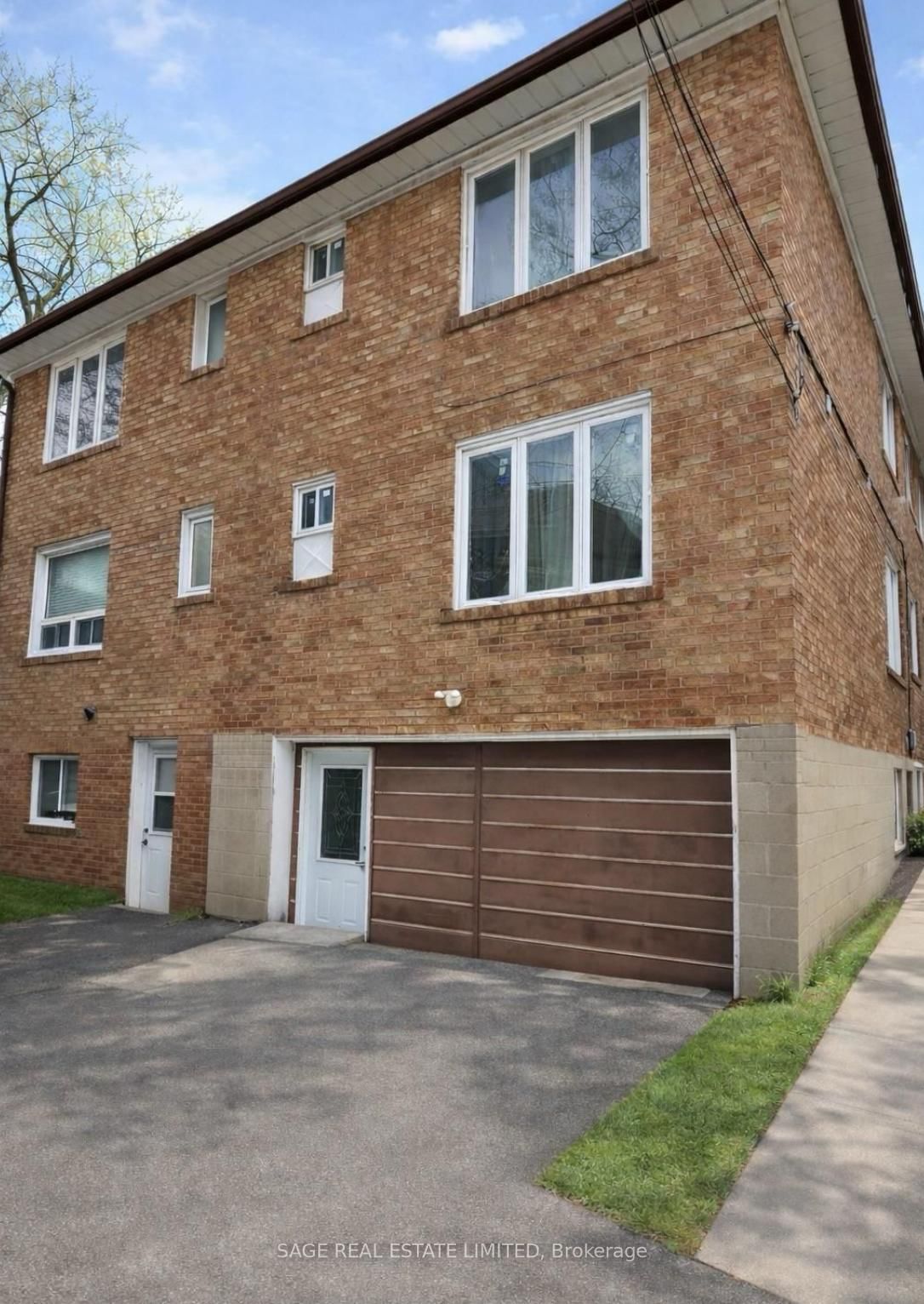 230 Lawrence Avenue W, Unit Lower Level
