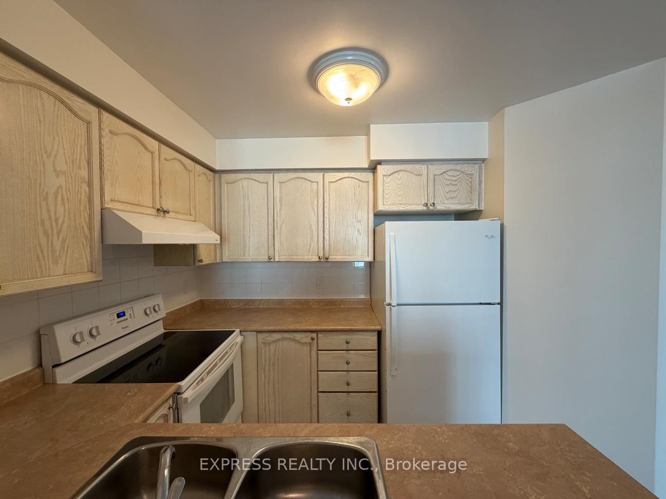 29 Pemberton Avenue, Unit 906 - Photo 3