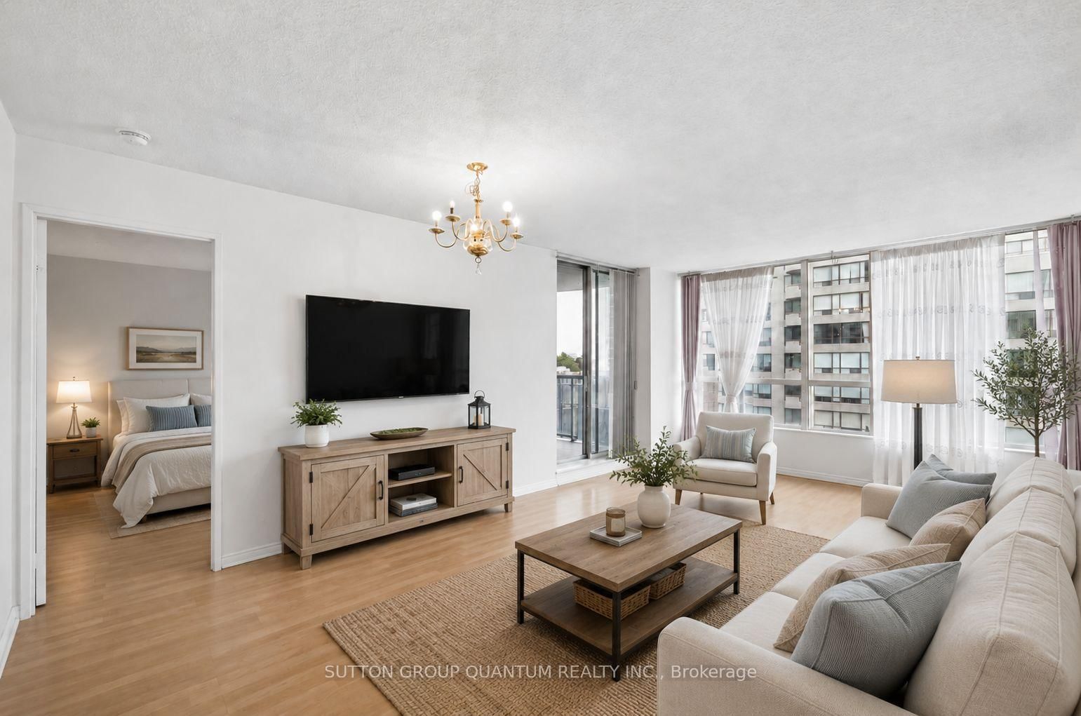 5765 Yonge Street
