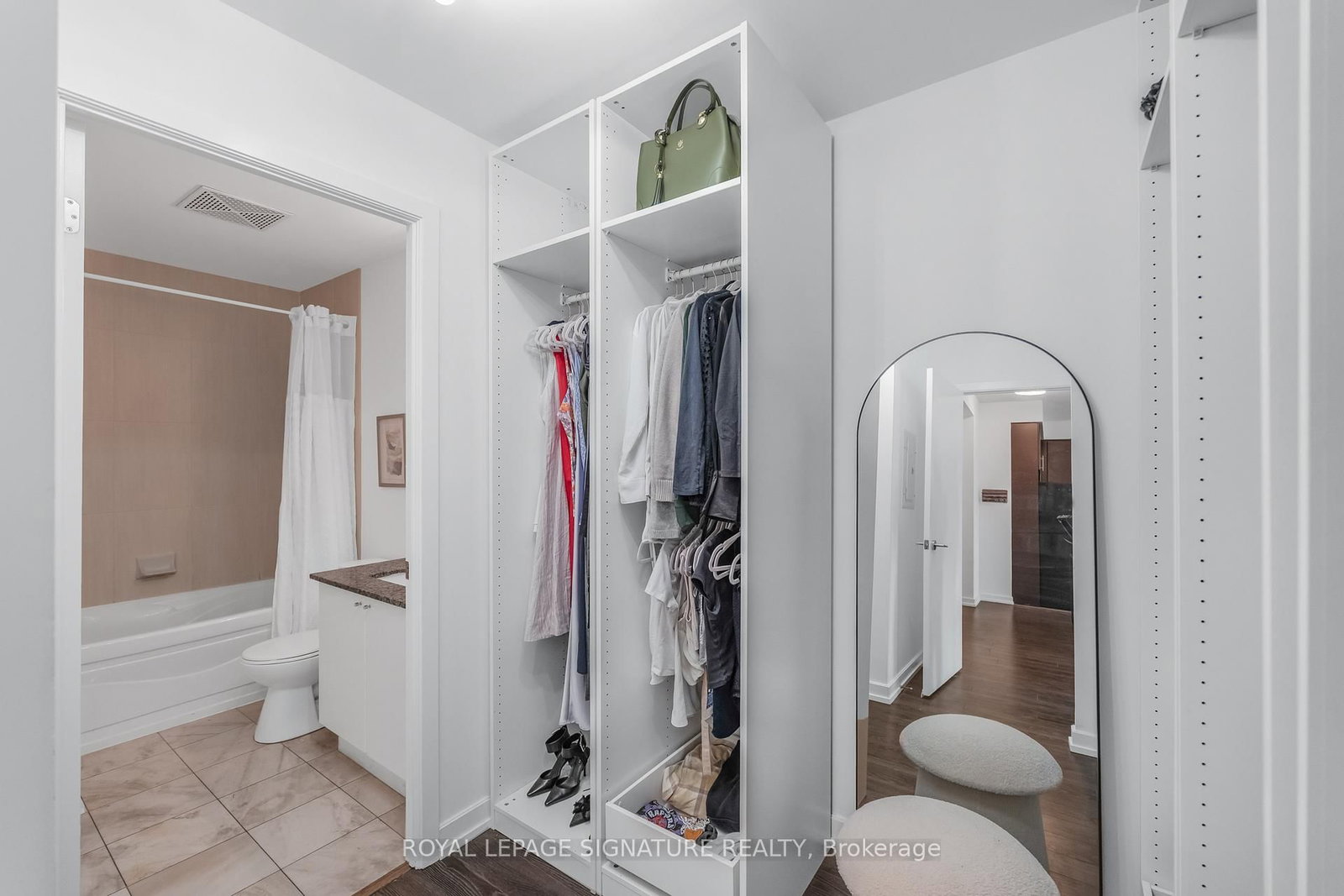 18 Harbour Street, Unit 1801 - Photo 18