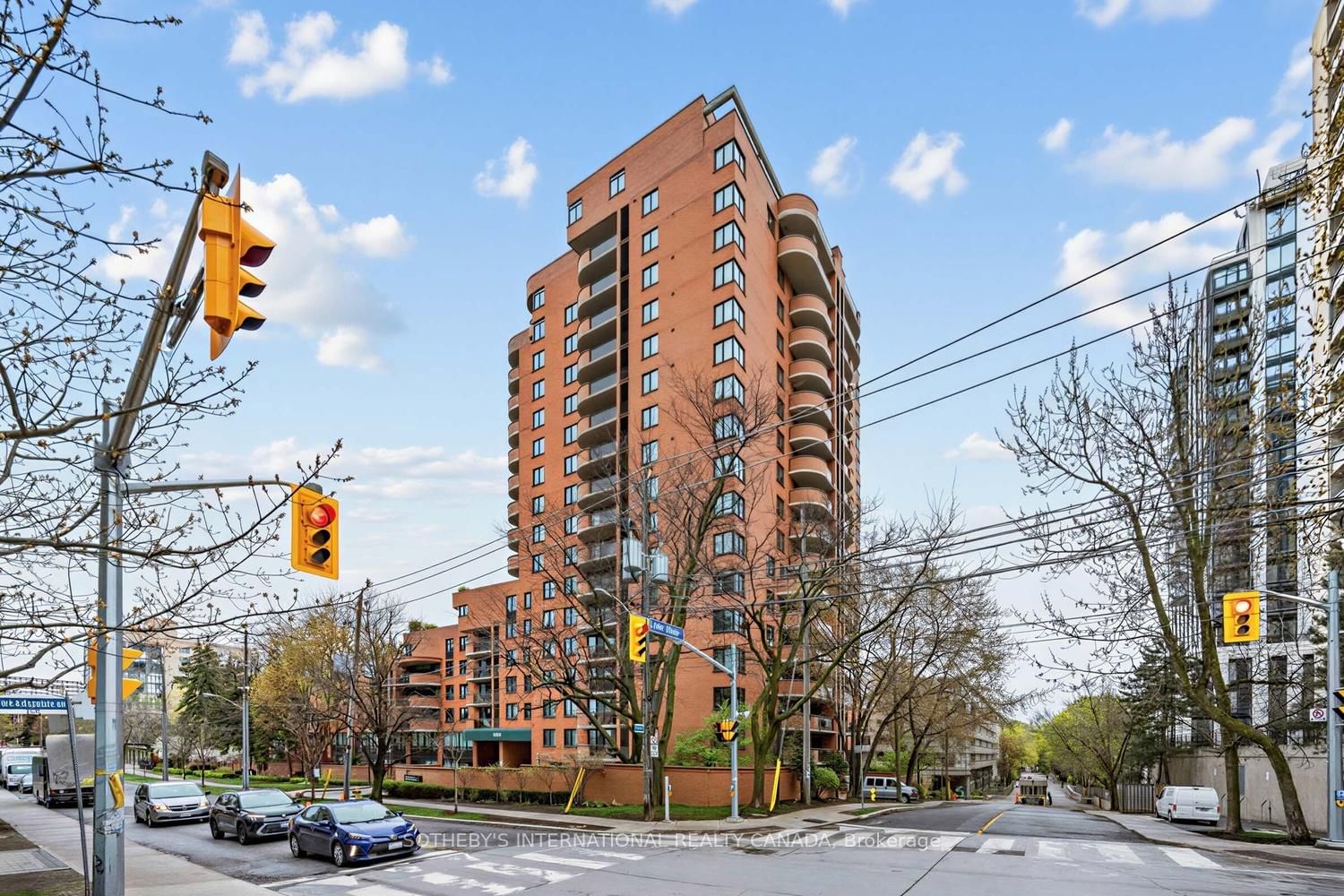 260 Heath Street W, Unit 410