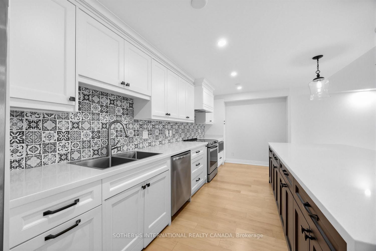 260 Heath Street W, Unit 410 - Photo 18