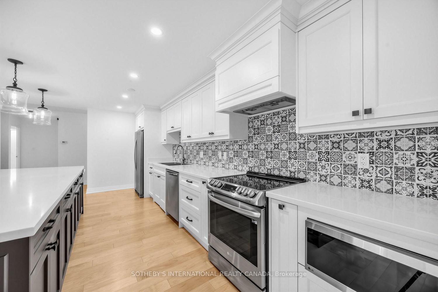 260 Heath Street W, Unit 410 - Photo 20