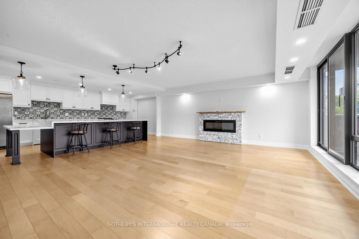 260 Heath Street W, Unit 410 - Photo 5