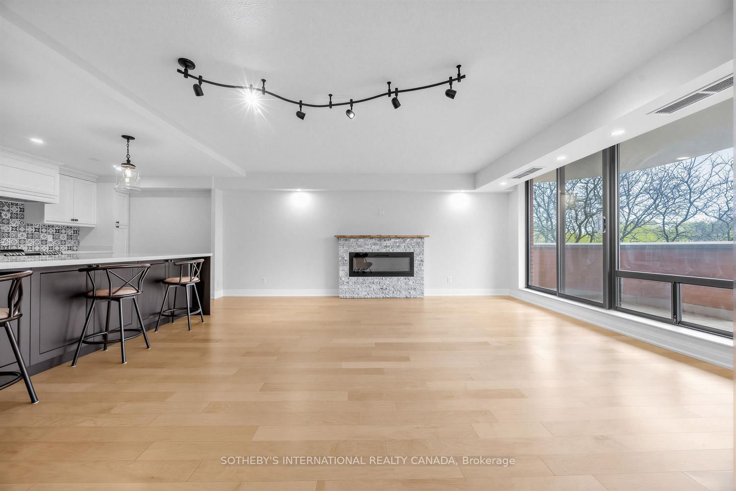 260 Heath Street W, Unit 410 - Photo 6