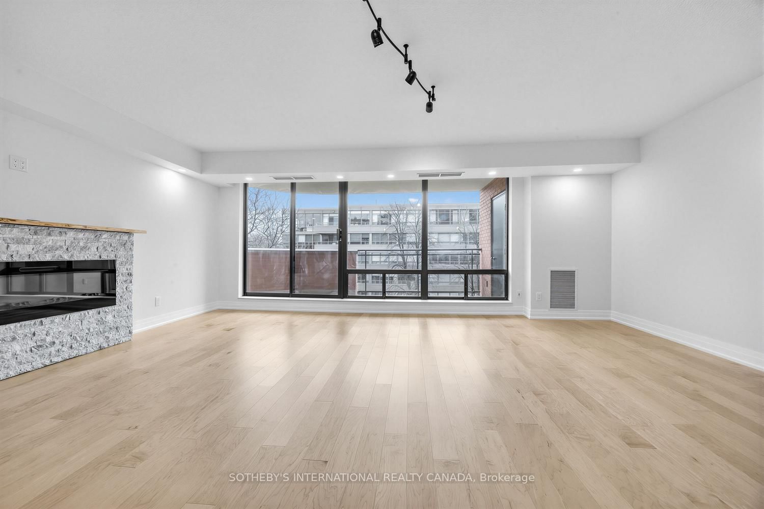 260 Heath Street W, Unit 410 - Photo 8