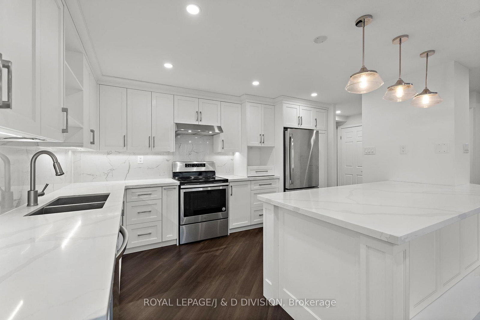 33 Elmhurst Avenue, Unit 1201 - Photo 2
