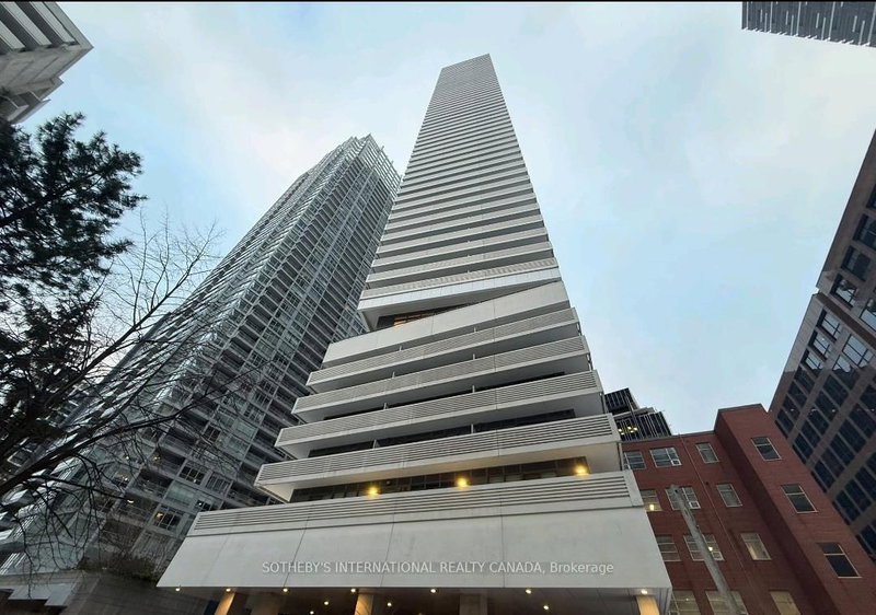 2221 Yonge St #4409, Toronto, Ontario