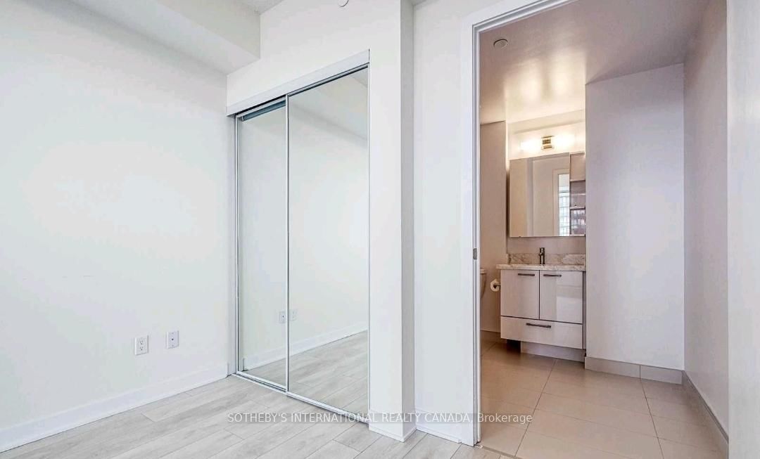 2221 Yonge Street, Unit 4409 - Photo 2