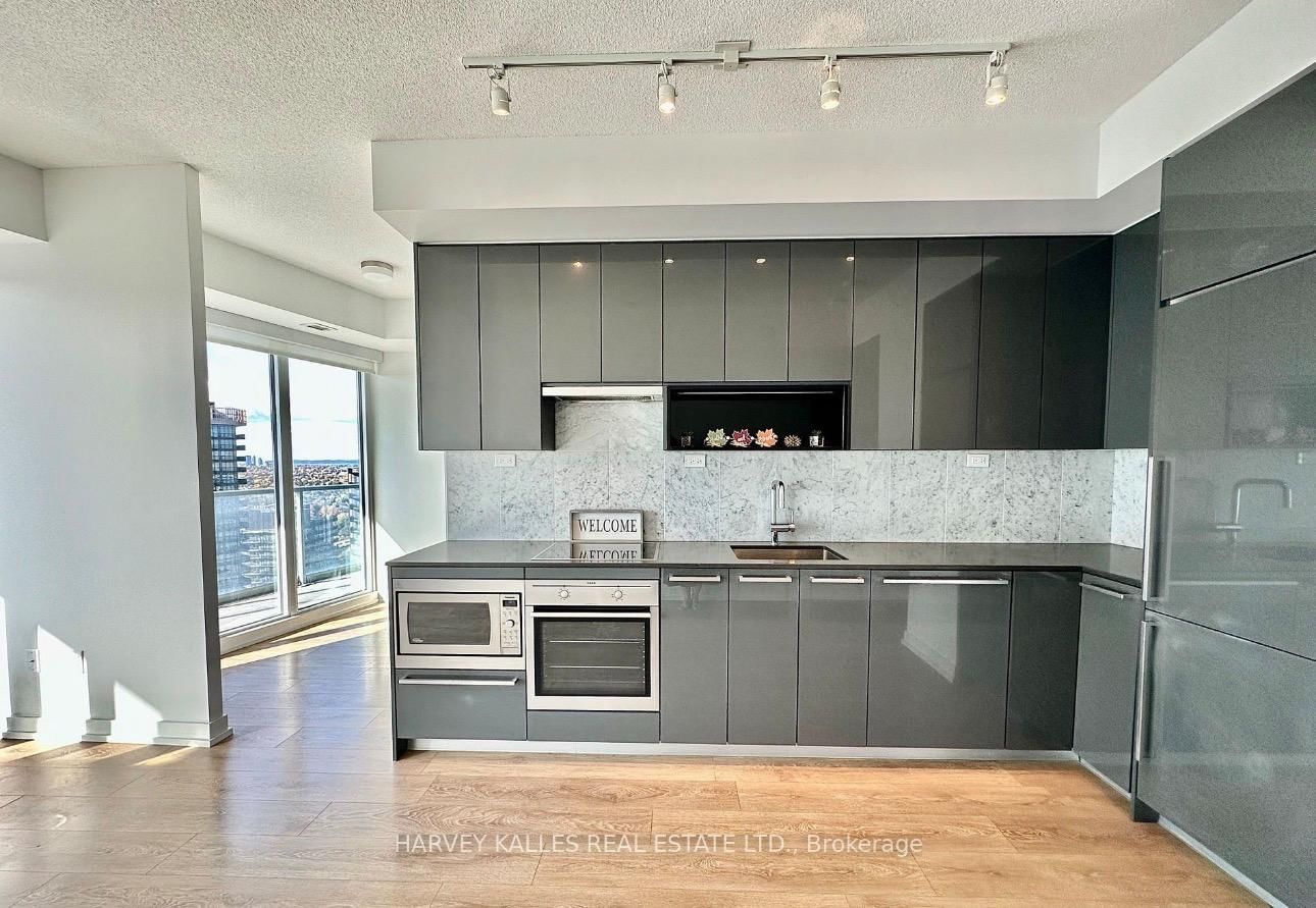 115 McMahon Drive, Unit 3202 - Photo 4