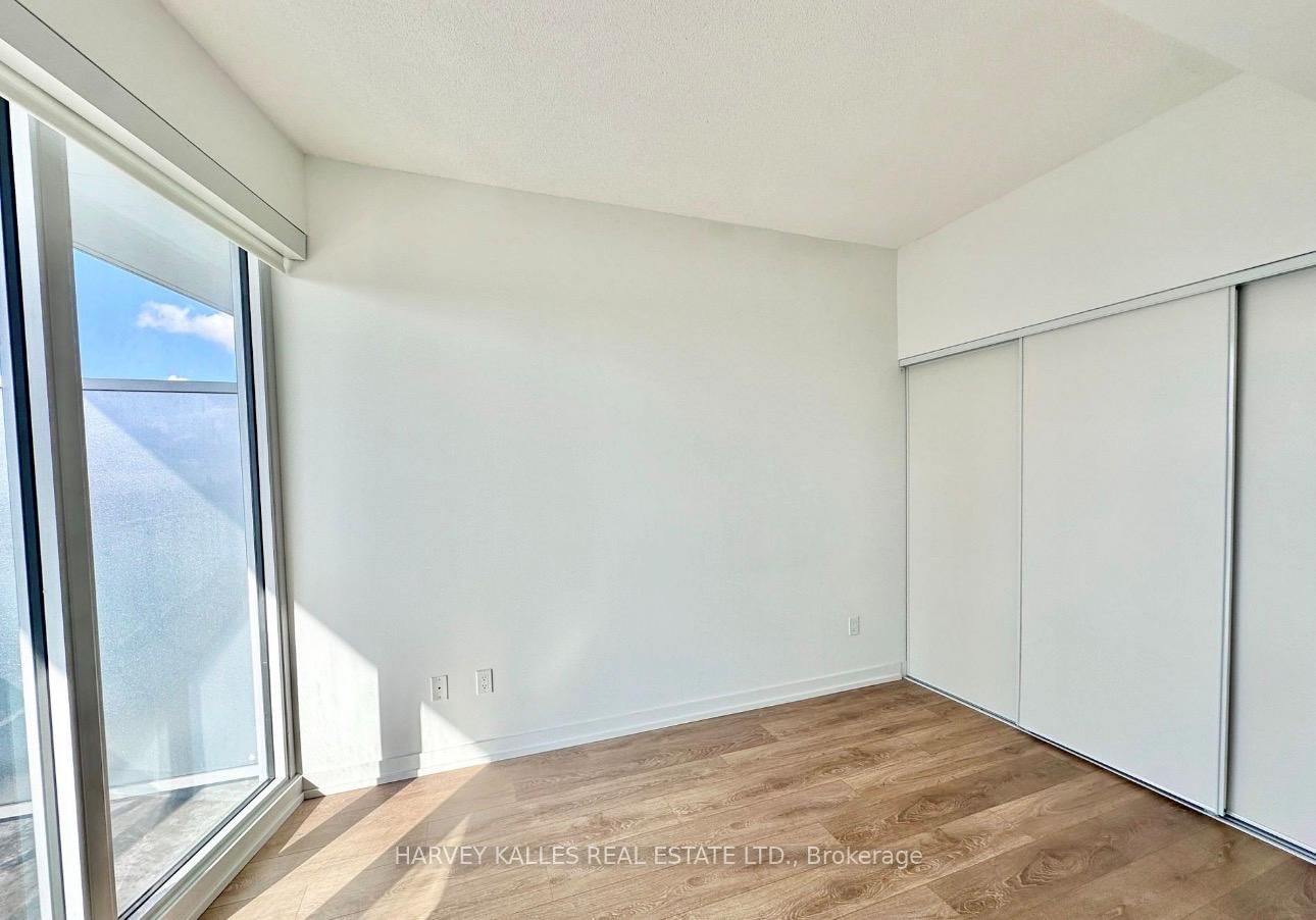 115 McMahon Drive, Unit 3202 - Photo 8