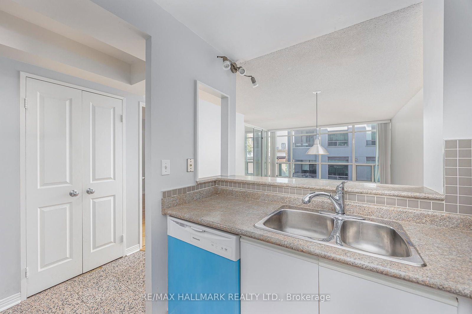 942 Yonge Street, Unit 506 - Photo 11