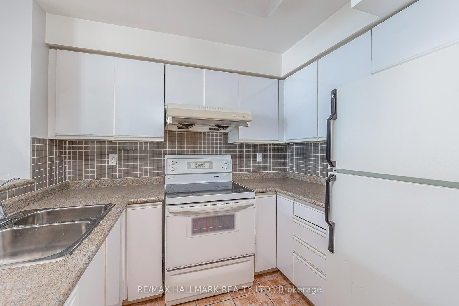 942 Yonge Street, Unit 506 - Photo 14