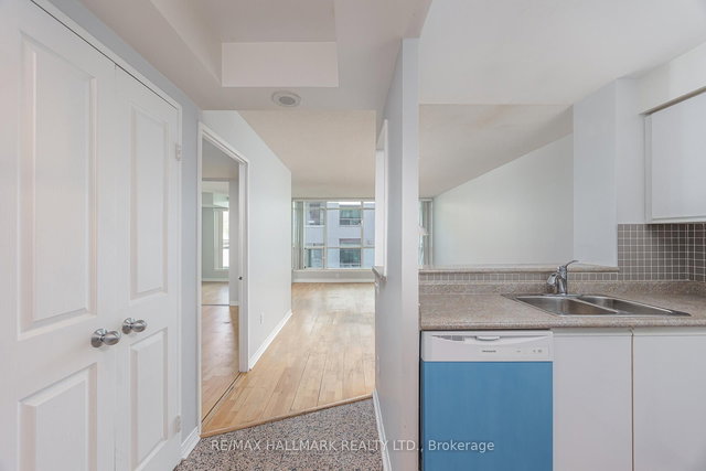 506 - 942 Yonge Street