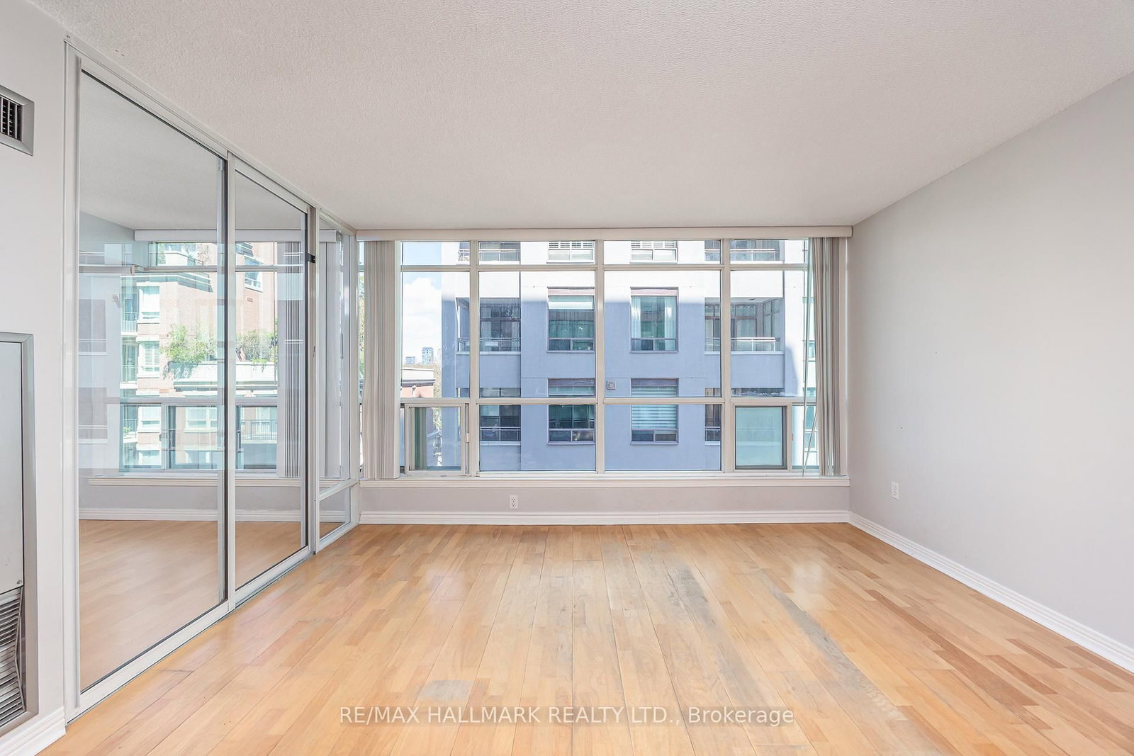 942 Yonge Street, Unit 506 - Photo 4