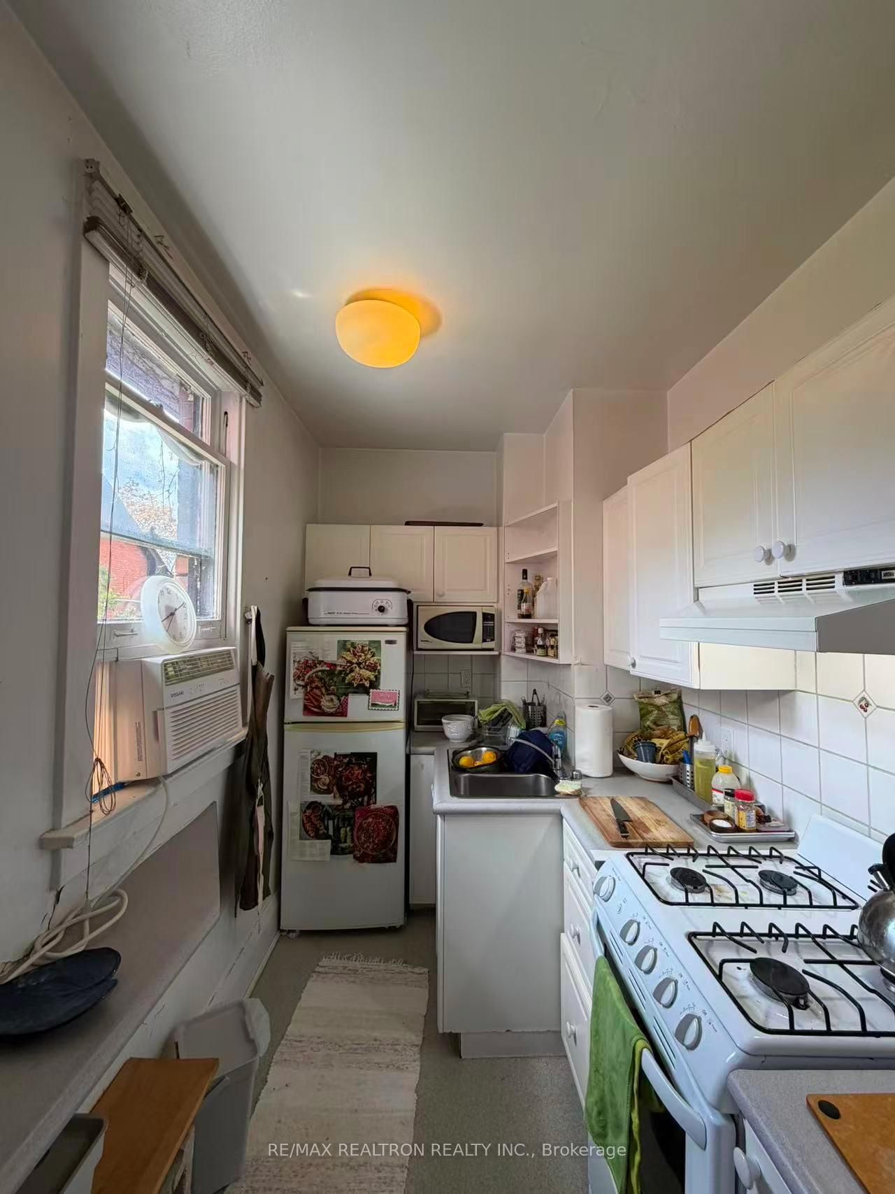 108 Admiral Road, Unit 4 - Photo 6