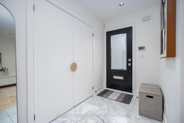 16 Peveril Hill N