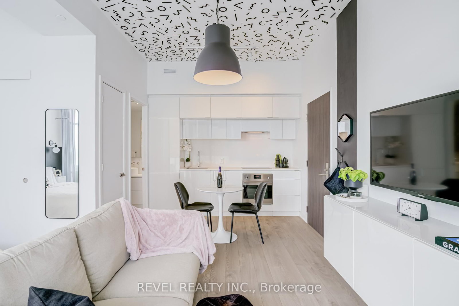 185 Roehampton Avenue, Unit 609 - Photo 6