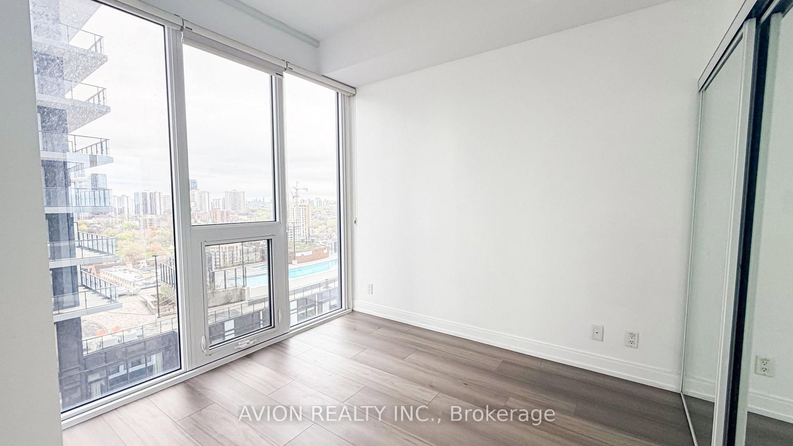 181 Dundas Street E, Unit 2501 - Photo 11