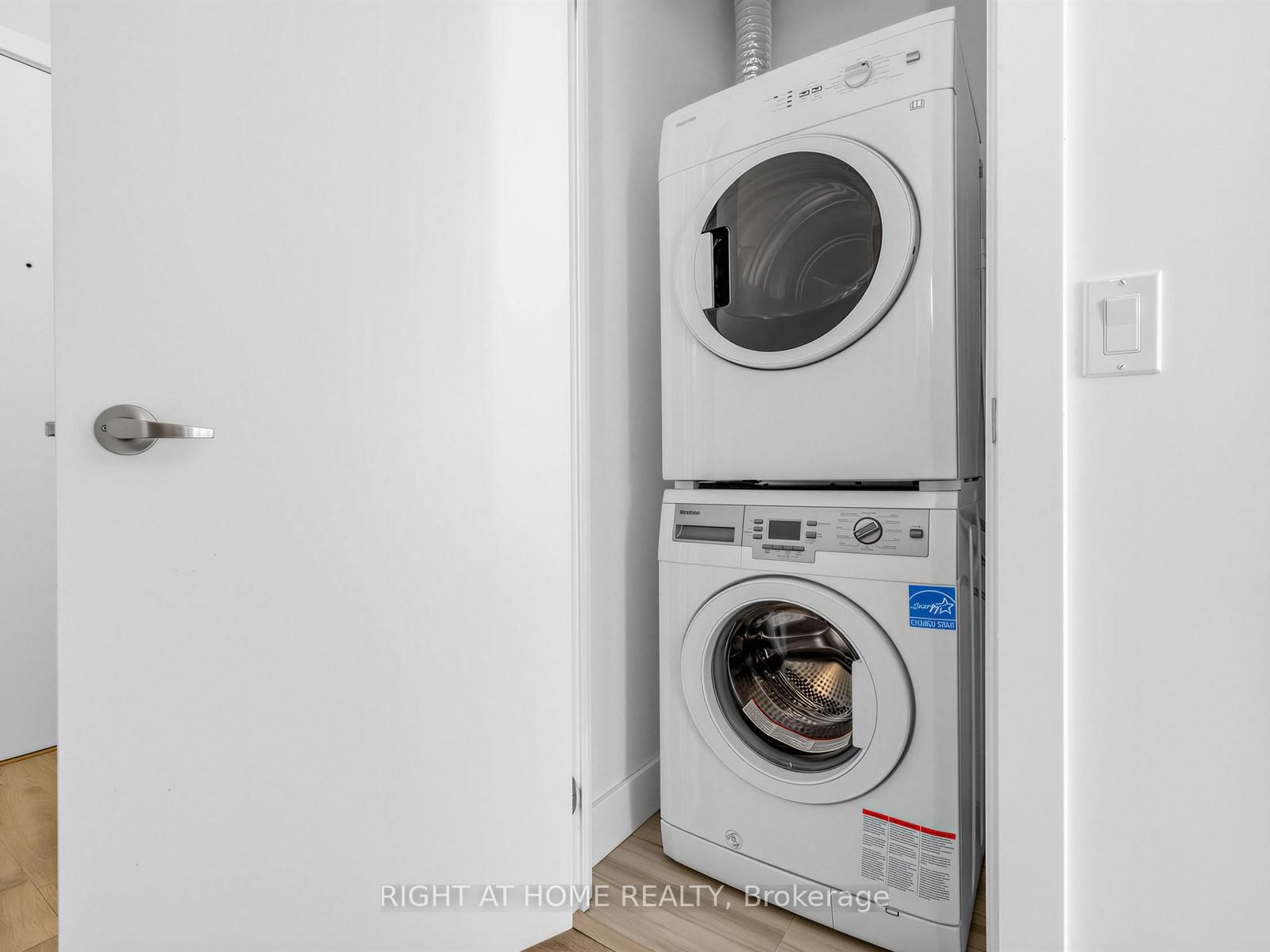 128 Fairview Mall Drive, Unit 509 - Photo 20