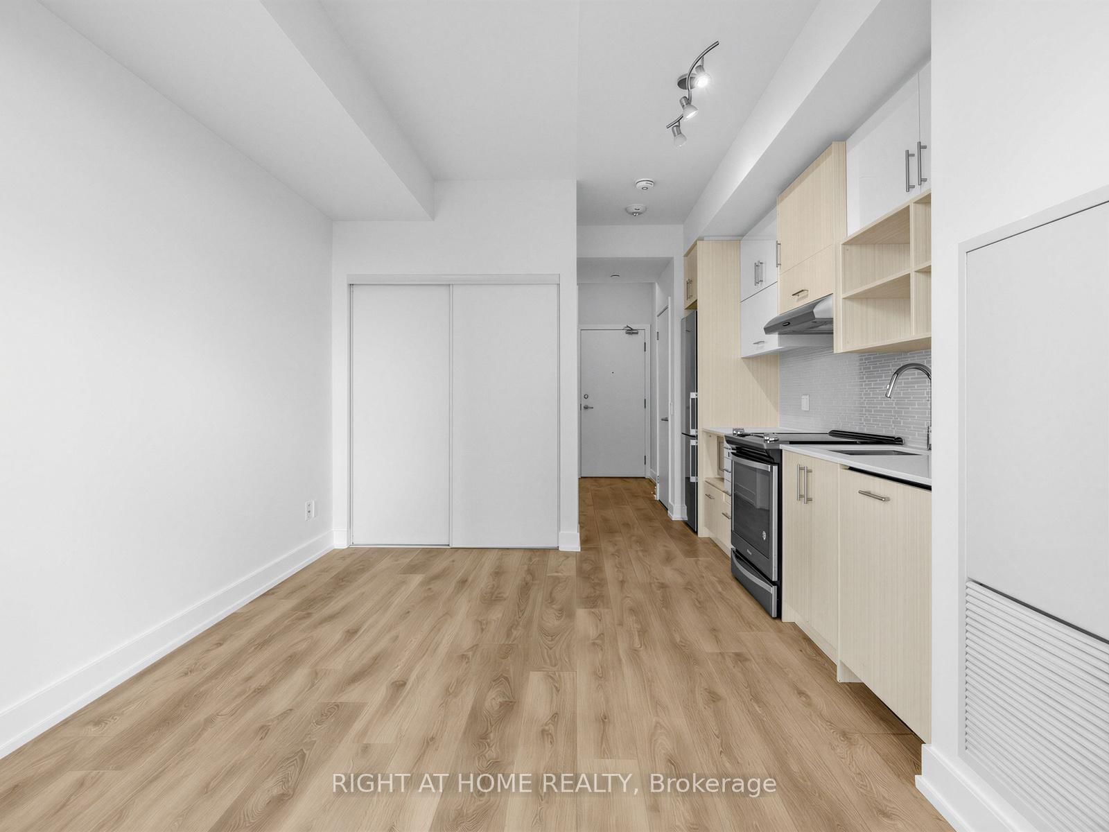 128 Fairview Mall Drive, Unit 509 - Photo 6