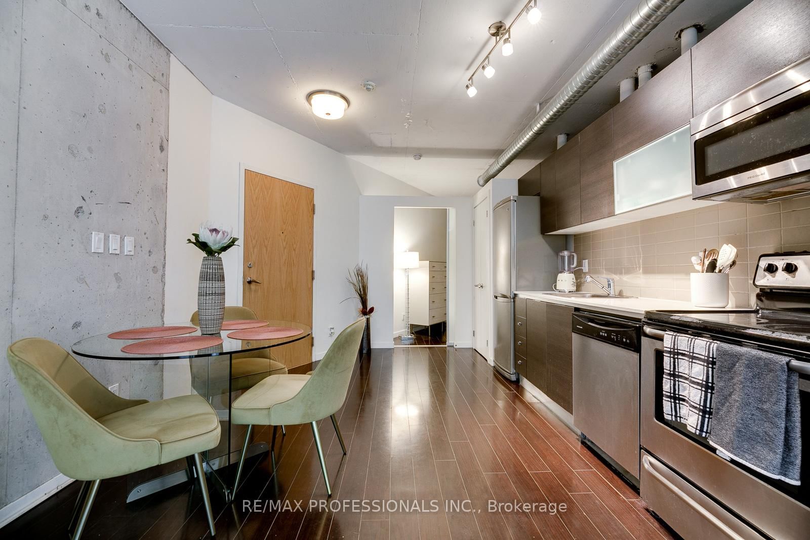 150 Sudbury Street, Unit 1009 - Photo 5