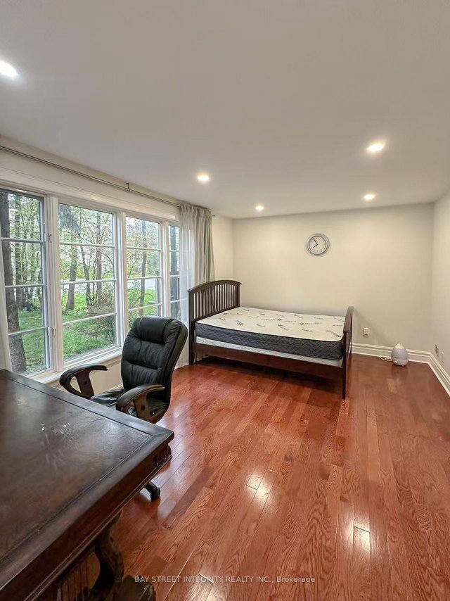 Unit A - 275 Estelle Avenue