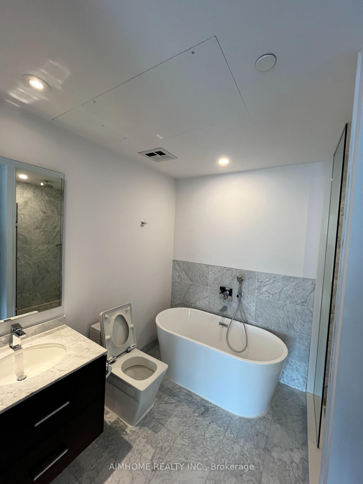 488 University Avenue, Unit 2715 - Photo 10