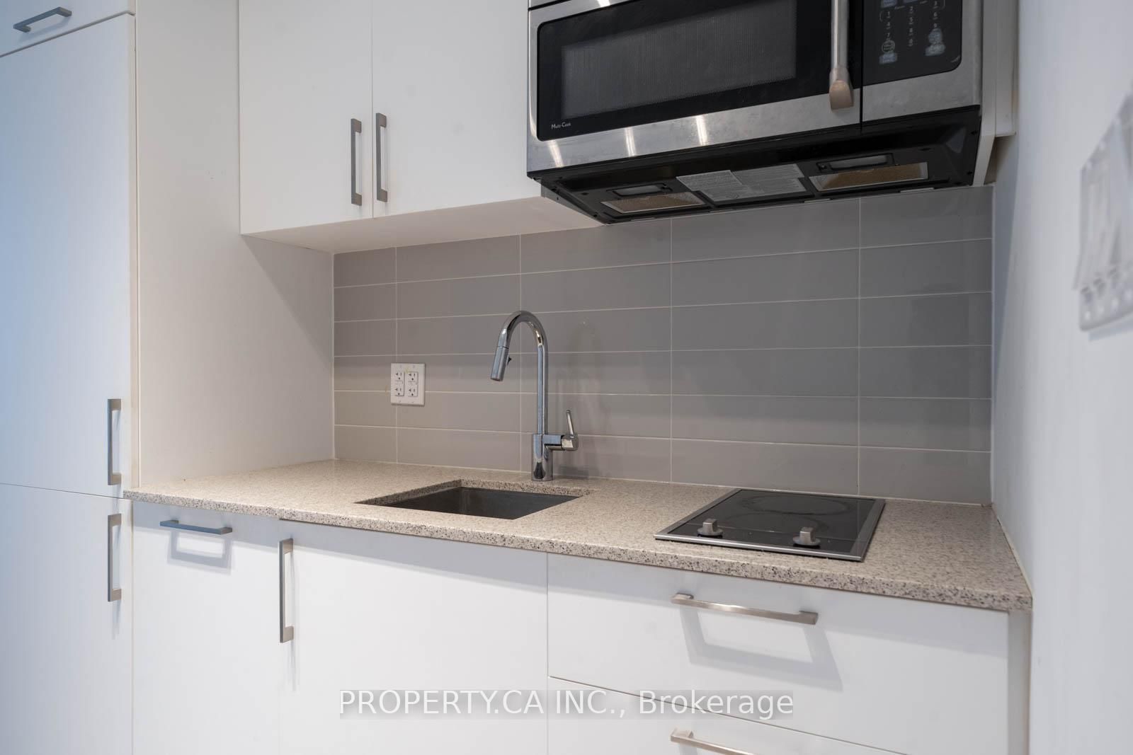 576 Front Street W, Unit 319E - Photo 6