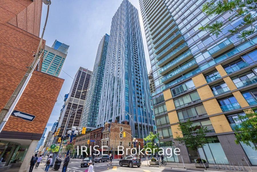 1 Yorkville Avenue, Unit 4306 - Photo 21