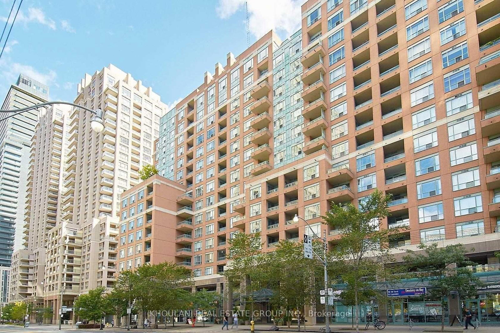889 Bay Street, Unit Ph05
