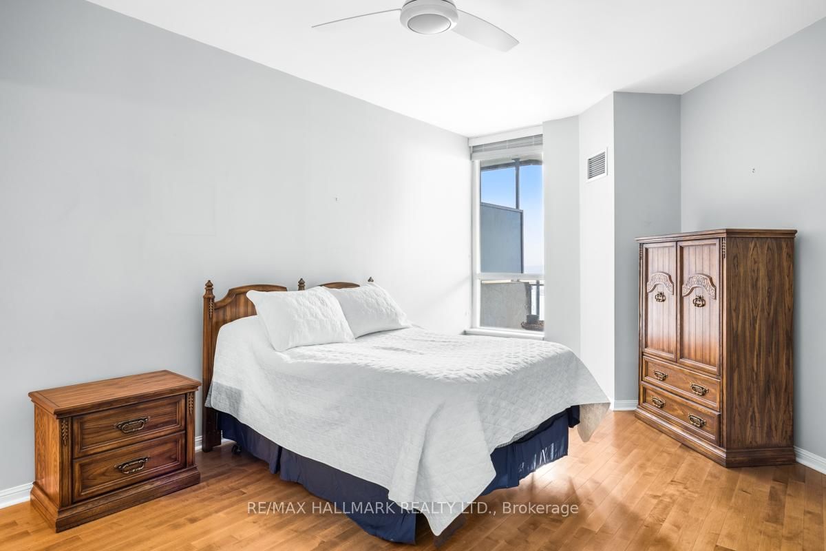 228 Queens Quay W, Unit 2707 - Photo 13