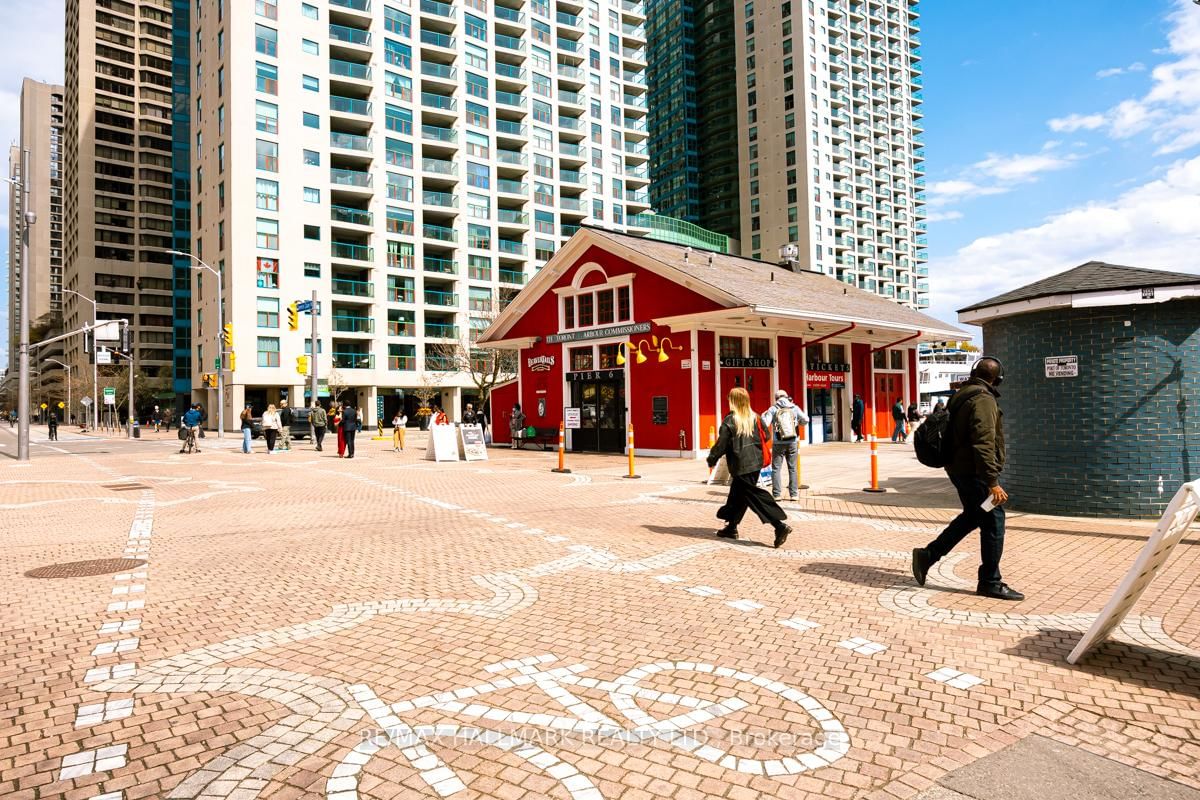 228 Queens Quay W, Unit 2707 - Photo 37