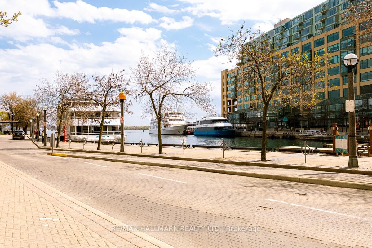 228 Queens Quay W, Unit 2707 - Photo 38